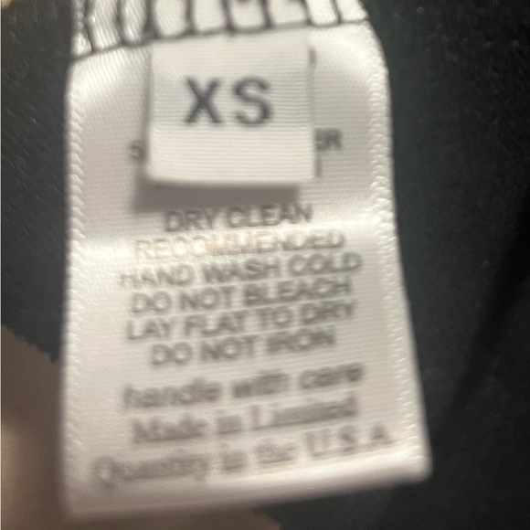 Lauren Moshi L/S Metallic Peace Hand Top in Black - Picture 6 of 7